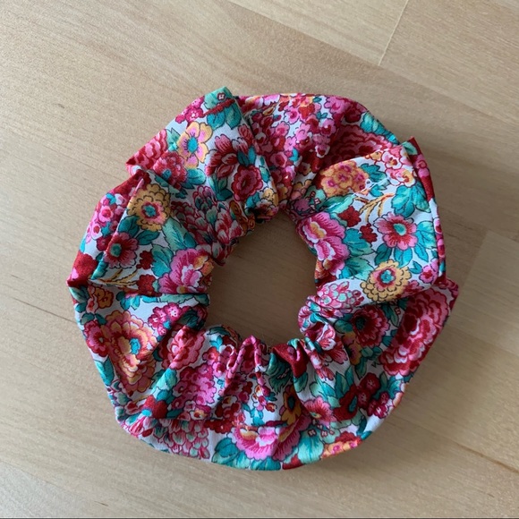 Handmade Floral Scrunchie - Picture 1 of 3